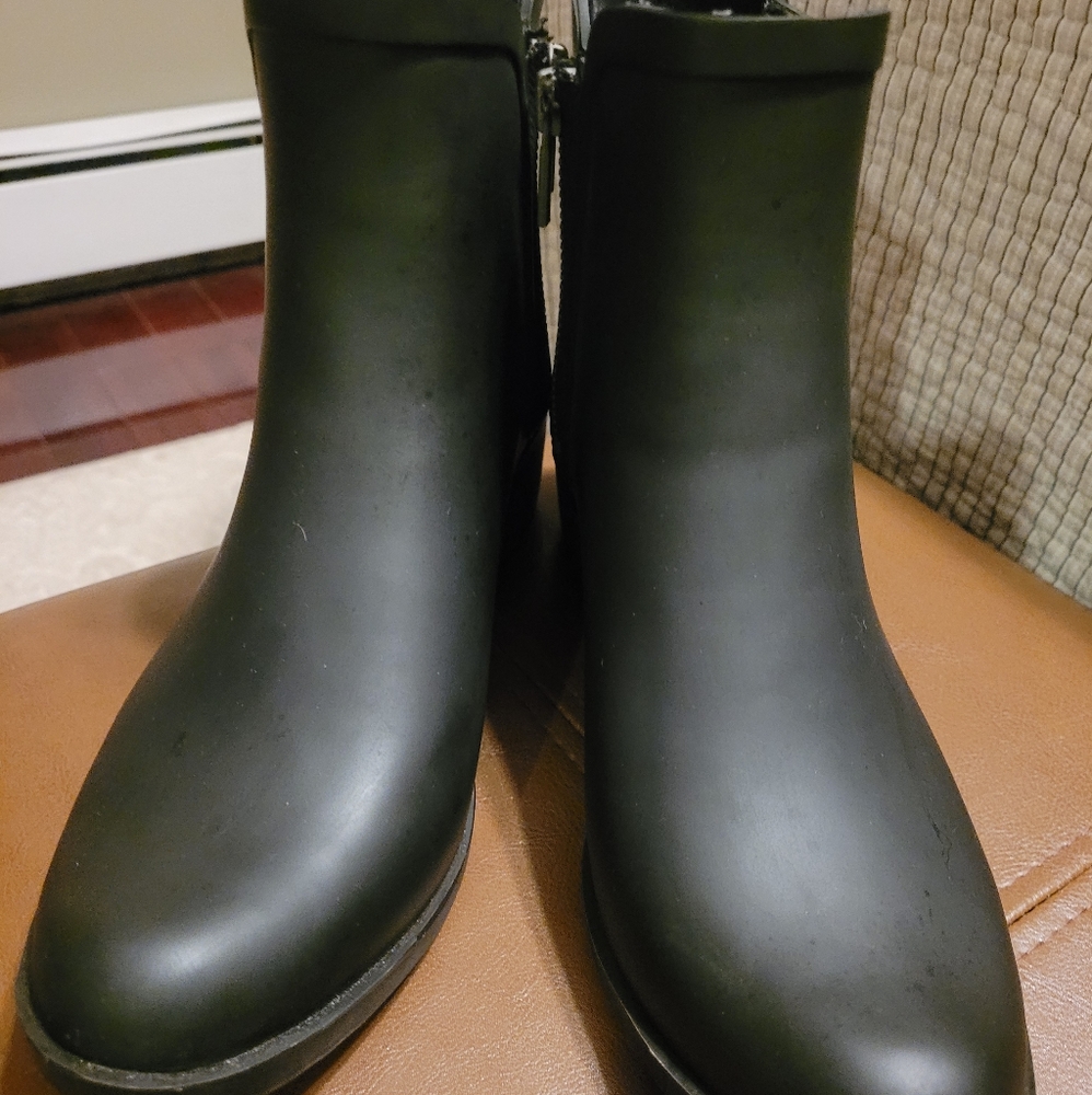 Rain boots